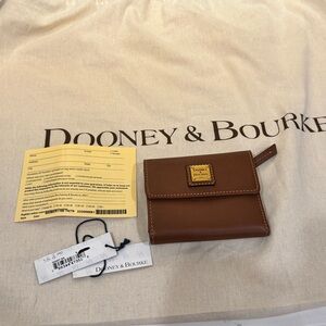 Dooney & Bourke Brown Leather Trifold Wallet Gold Plaque | Tags & Card